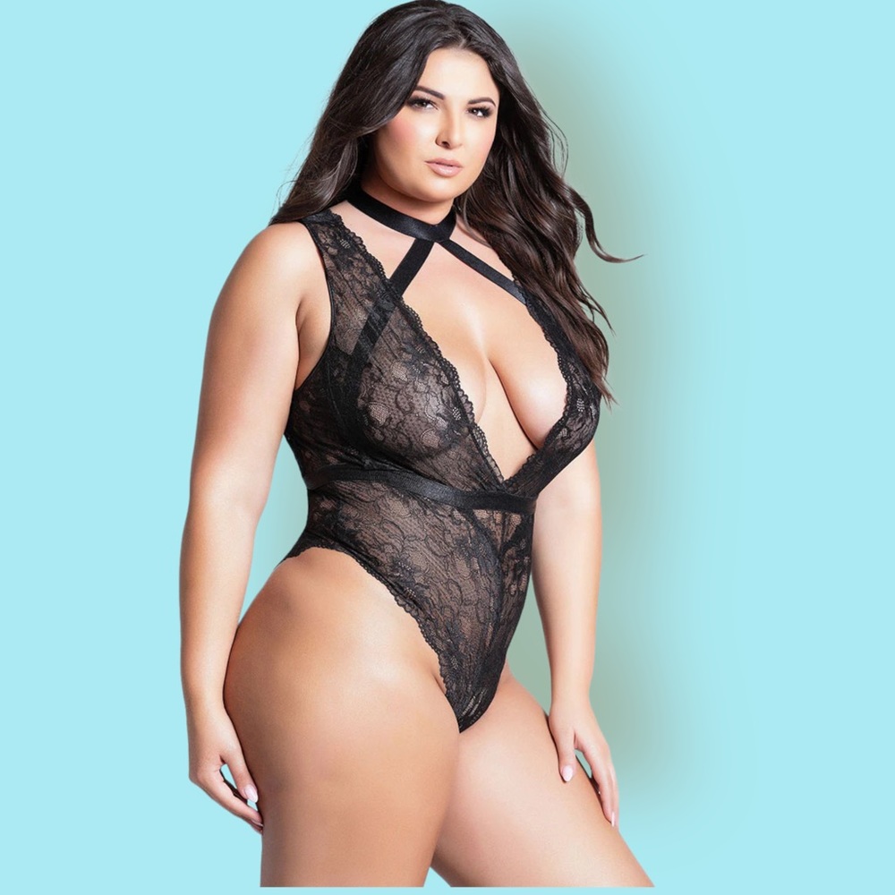 Plus Size Elicia Choke Me Teddy with Lace Cups and Choker, Satan Underbust. NWT.